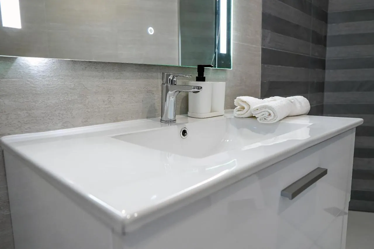 Hébergement de vacances Stunning Apartment With Ocean View Playa Feñabe